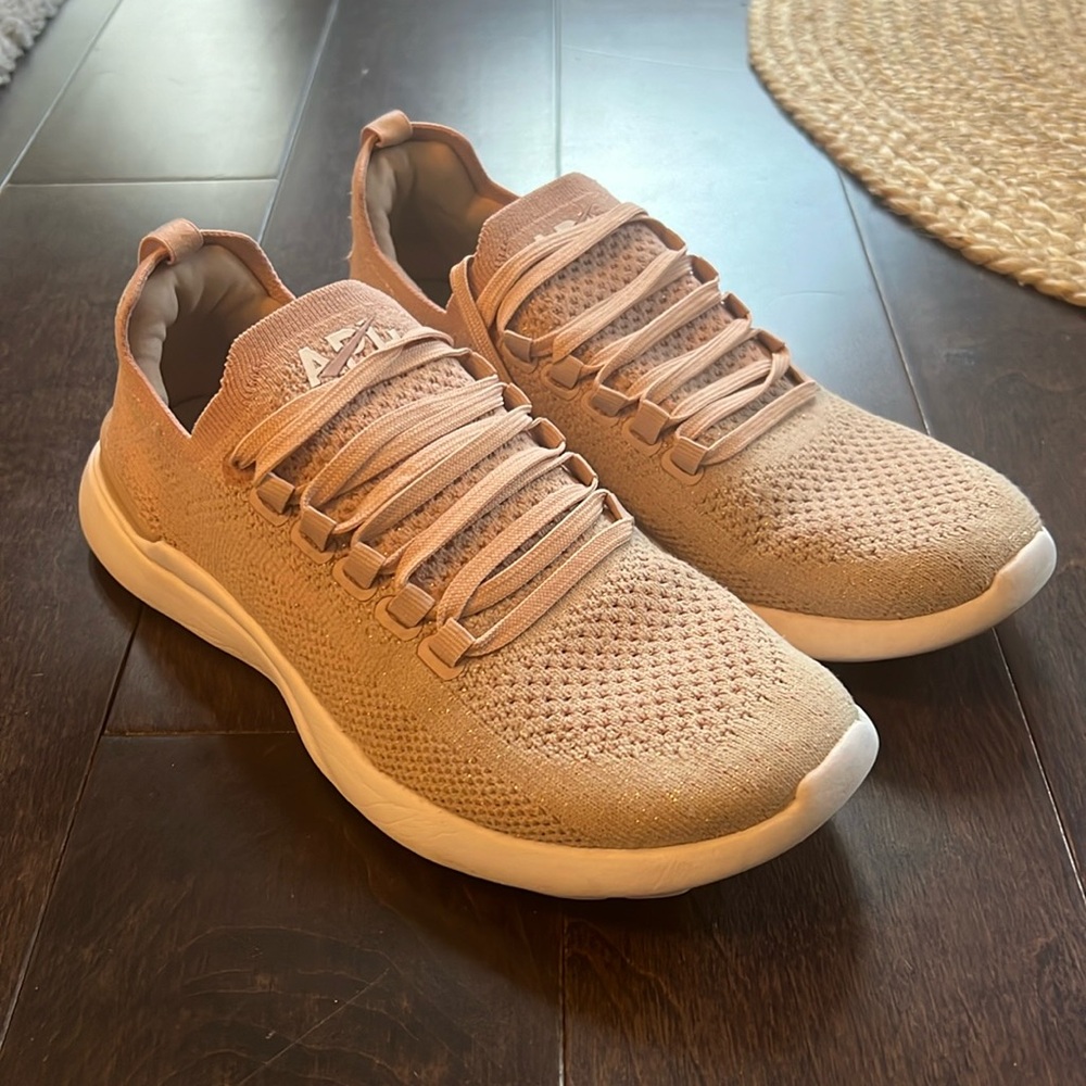 APL Women's TechLoom Breeze